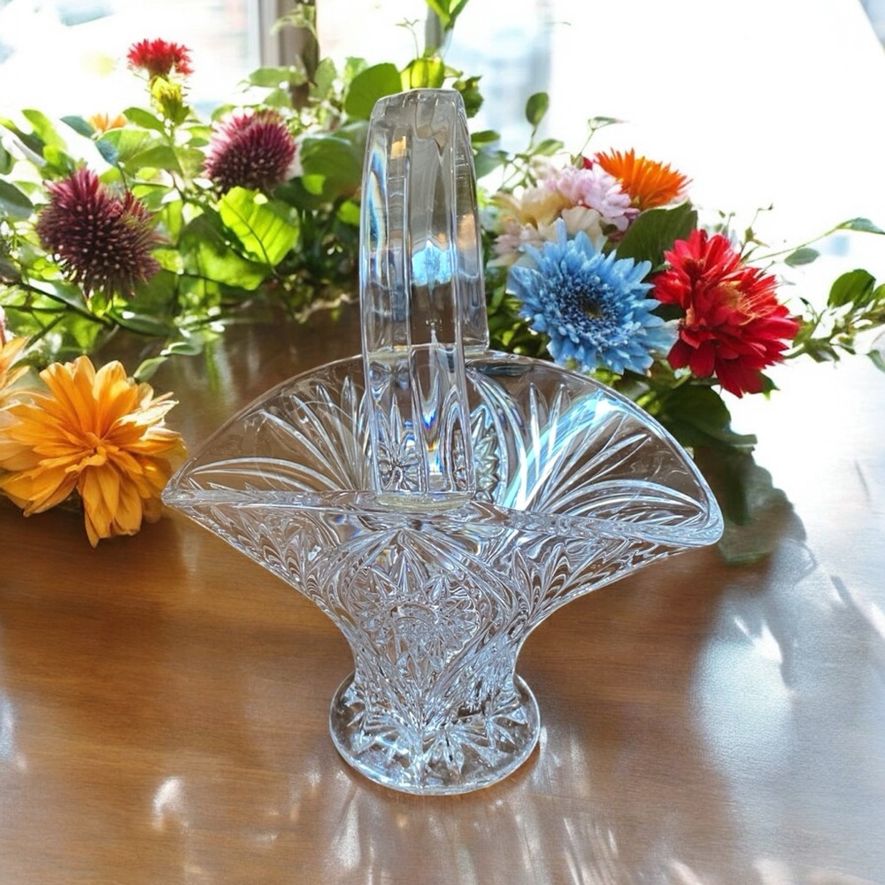 Vintage Clear Cut Glass Crystal Basket Candy Dish Starburst Pattern